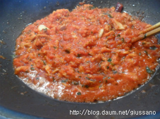 오늘저녁~ 온가족이즐기는~ 참치토마토 스파게티 ♬