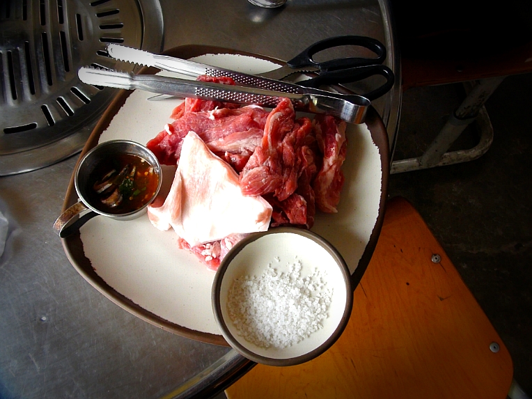 짜투리 연탄구이집 '명리동식당'