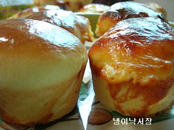치즈가 쭈~욱 모짜렐라 치즈 빵