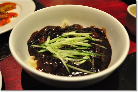 홍대맛집/마오★ 밀전병에 싸먹는 북경오리를 홍대마오에서 맛보다~~ 블랙데이엔 짜장면멱는날~~