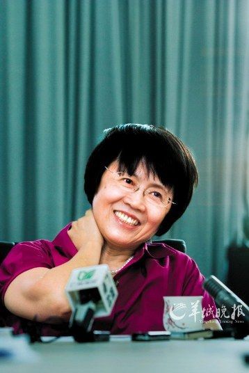후슈리(胡舒立): 중국에서 가장 위험한 여인 그리고 그녀 배후의 두 남자