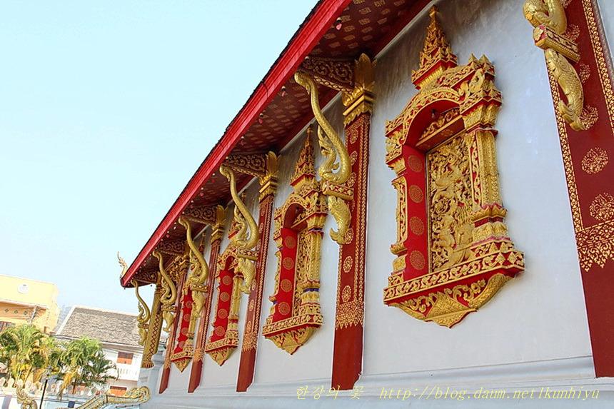 왓 농사원(Vat Nong Sikhounmuang)-2-한강의 꽃