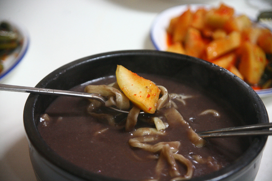 시골팥칼국수 이미지