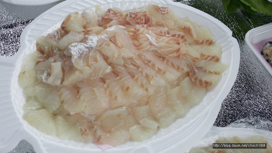 여름철에는 농어회가 진짜 맛있답니다