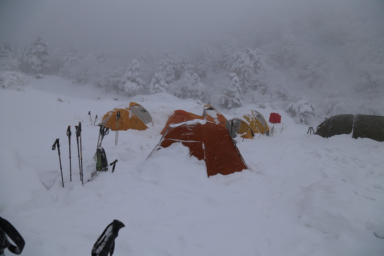 한라산 동계등반 1.5M 논폭탄에서 하산결정 후
