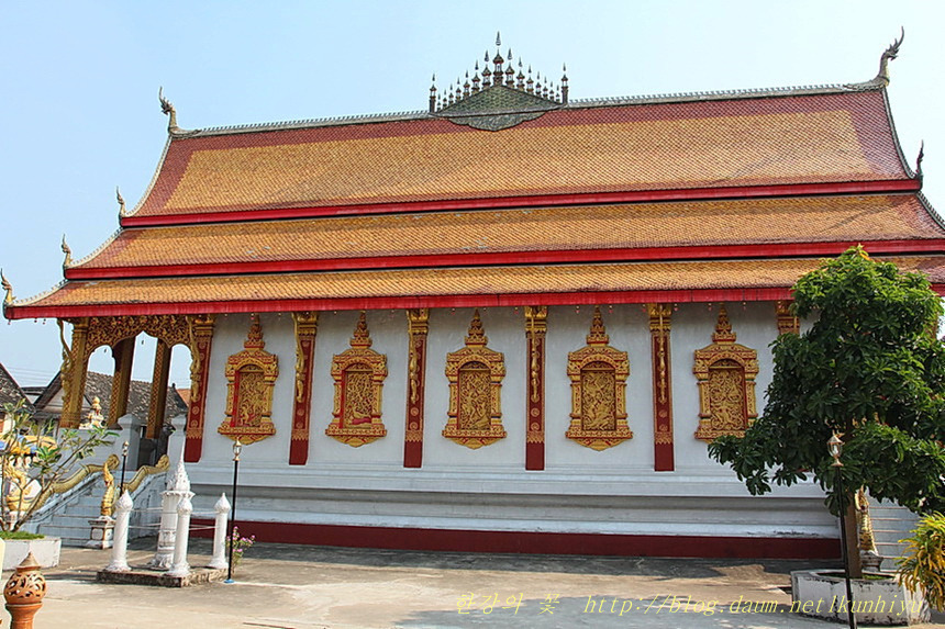 왓 농사원(Vat Nong Sikhounmuang)-2-한강의 꽃