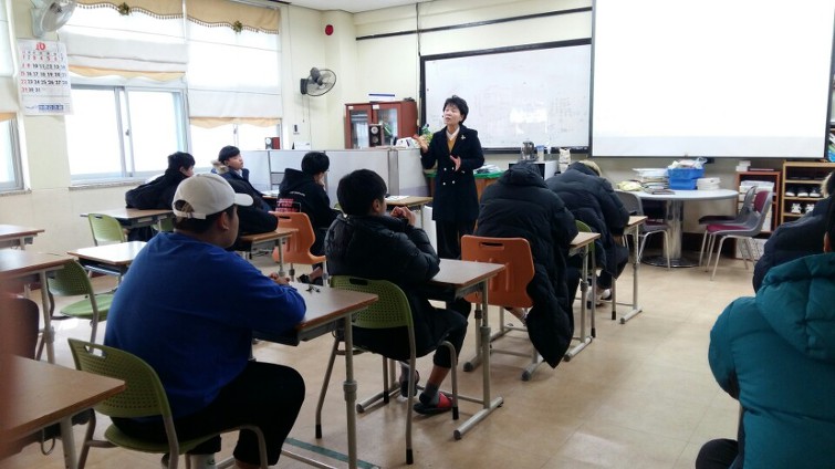 1년만에 
