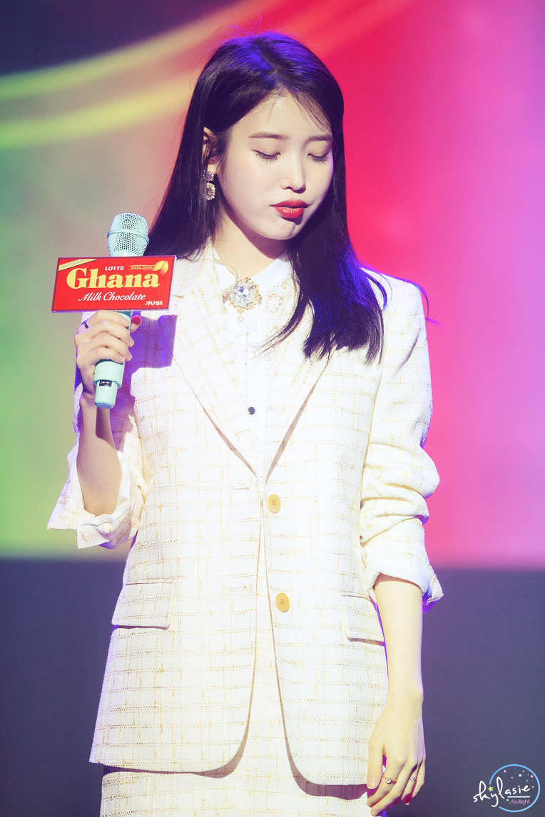 아이유 - 190302 가나 팬미팅