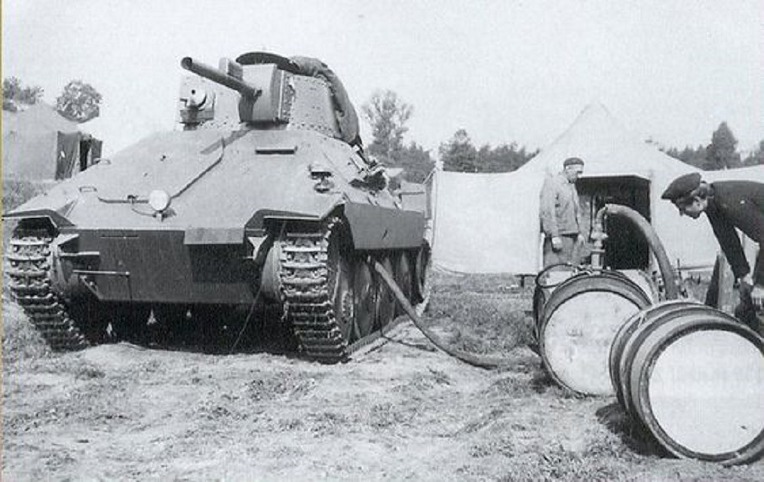 냉전기 체코슬로바키아군의 PM-1 화염방사 전차 - Cold War Czechoslovakian Army PM-1 flamethrower Tank 